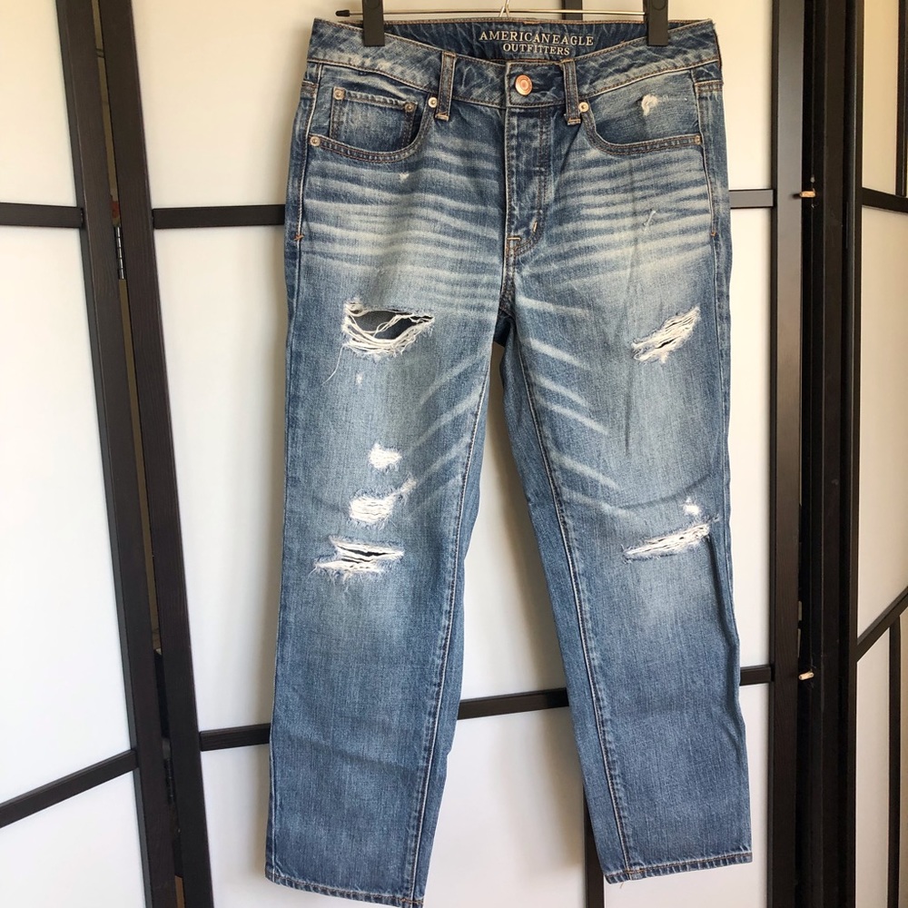 American Eagle button fly “boy crop” size 6 jeans
